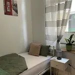 بيت ضيافة In *